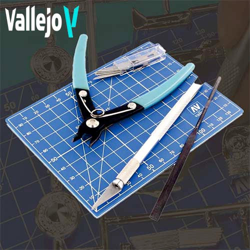 How to use Vallejo Paint and Thinners • Canada's largest selection of model  paints, kits, hobby tools, airbrushing, and crafts with online shipping and  up to date inventory.