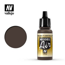 Vallejo Model Air Hull Red acrylic paint bottle with color swatch for airbrushing scale models and miniatures.