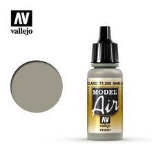 Vallejo Model Air M495 Light Grey FS36357 acrylic paint bottle with color sample for scale modeling and miniature painting.